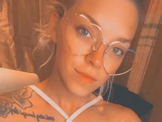 WebCAM of JizzonJess