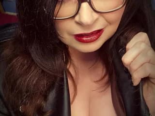 WebCAM di MatureBustyMilf