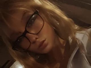 WebCAM of PinkPineapple19